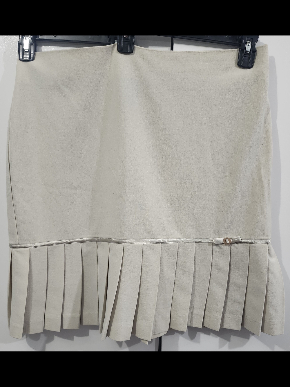 Cream Pleated Hem Pencil Skirt